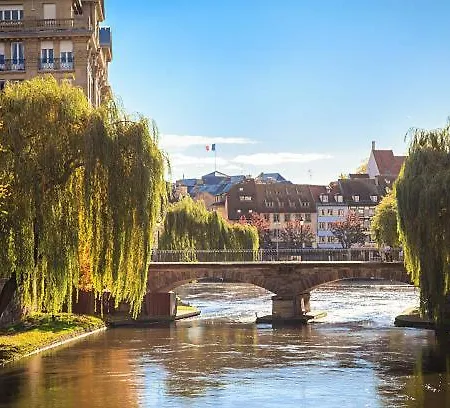 Moderne Au Centre Strasbourg