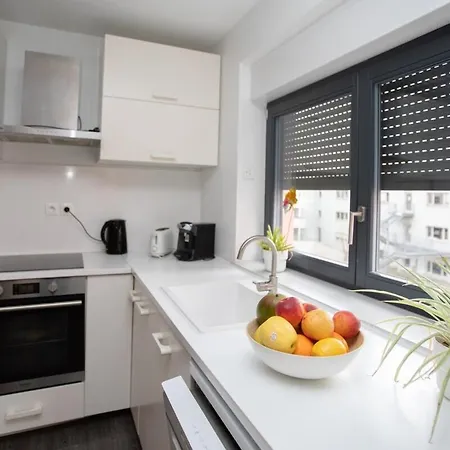 Moderne Au Centre Apartment *