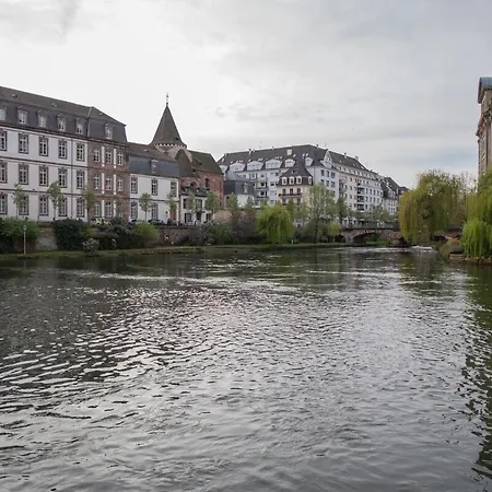 Moderne Au Centre Apartment