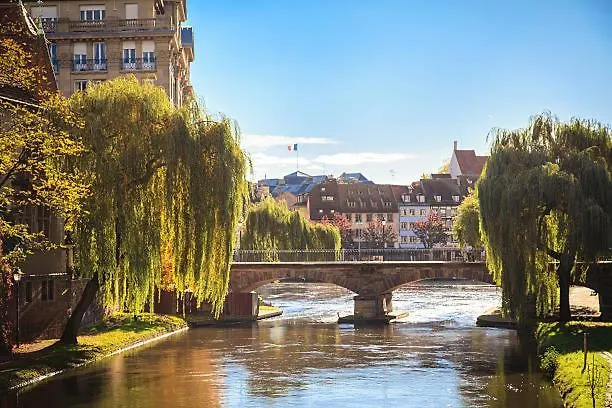 Moderne Au Centre Strasbourg