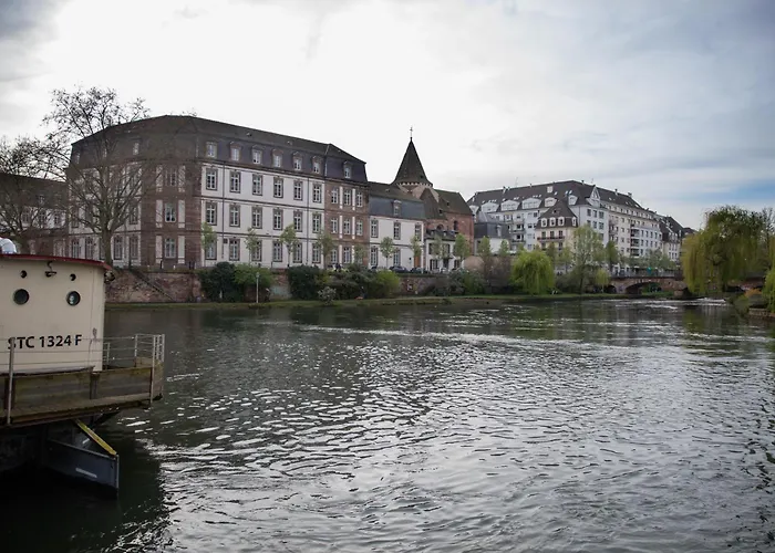 Lägenhet Moderne Au Centre